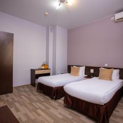 8-местные апартаменты люкс Сочи, ул. 65 лет Победы 67 с 2 односпальными кроватями