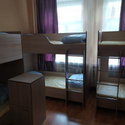 Кровать в 8-местном женском номере