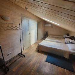 Номер эконом с 4 односпальными кроватями (мансарда)