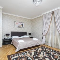 3-комнатный номер люкс с кухней и балконом(с завтраком)