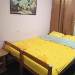Номер стандарт с 1 двуспальной кроватью (удобства на этаже)