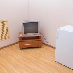 Номер стандарт с 2 односпальными кроватями и диваном (с завтраком)