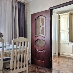 Фото Апартаменты на улице Комарова 23