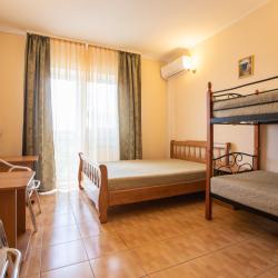 4-местный 1-комнатный номер улучшенный семейный с 1 двуспальной кроватью