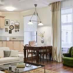 Фото Отель FlatStay Кирилловская 22| 3шка с просторной гостиной на 8 человек в центре