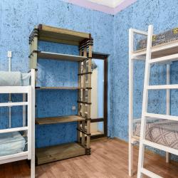 Кровать в 16-местном общем номере