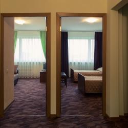 Джуниор Сюит — двухкомнатный номер с двумя раздельными кроватями
