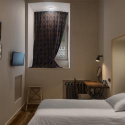 Фото Отель Brick Walls (Брик Уоллс)