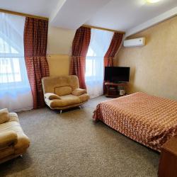 Номер люкс с 1 двуспальной кроватью  #207