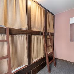 Кровать в 6-ти местном общем номере (удобства на этаже)