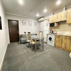 VeryHotel — c638841edfcbbd8f13a90efd7f1e7685