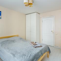 Фото Апартаменты на улице Гамарника 15