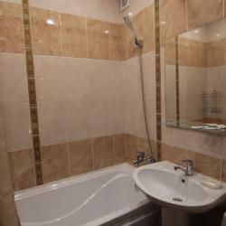 Номер стандарт с 1 двуспальной кроватью (с завтраком)