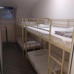 Кровать в 4-местном женском номере (удобства на этаже)