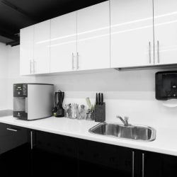 Qube Capsule Hotel (Куб Капсульный Отель) — c6d4bc81686a7a68cee3ba98dbb4a296