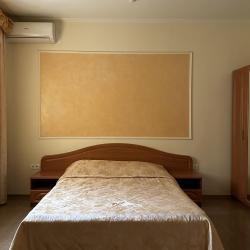 2-местный номер эконом стандарт с 1 двуспальной кроватью