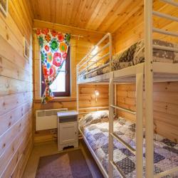 Коттедж стандарт с 2 односпальными и 2 двуспальными кроватями