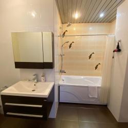 Номер полулюкс с 1 двуспальной кроватью #6