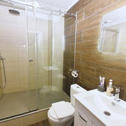 Номер стандарт эконом с 1 двуспальной кроватью