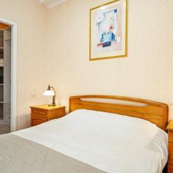 Номер люкс семейный с 1 двуспальной кроватью