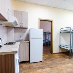 Кровать в 12-местном общем номере