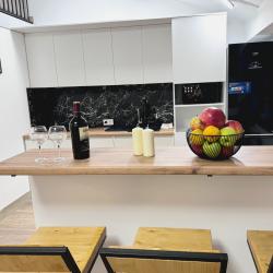 3-комнатные апартаменты студия г. Коломна, ул. Девичье поле, дом 10А, кв. 13 (мансарда)