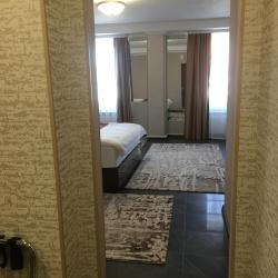 Номер полулюкс улучшенный с 1 двуспальной кроватью (с завтраком) #209