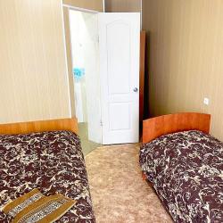 Комната стандарт с 1 односпальной и 1 двуспальной кроватью