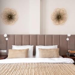 Фото V hotel & Rooftop lounge (В отель)