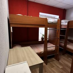 Кровать в 4-местном общем женском номере Англия (удобства на этаже)