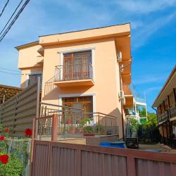Фото Отель Loo Home&Sea на улице Енисейская 6/20