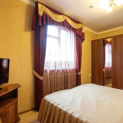 Номер стандарт с 1 двуспальной кроватью (с завтраком)