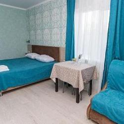 Комната стандарт с 1 двуспальной кроватью и диваном
