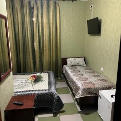 Комната стандарт с 1 односпальной и 1 двуспальной кроватью