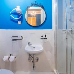 Номер стандарт с 1 двуспальной кроватью
