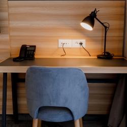 Номер стандарт с 1 двуспальной кроватью (вид на бухту)