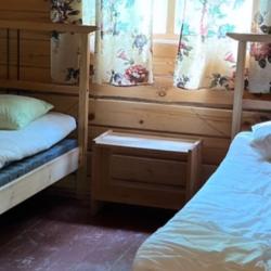 Дом из бруса летний c 1 двуспальной кроватью