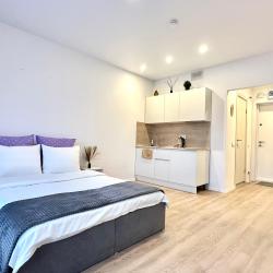 Фото Апартаменты Истомáн |Студия - вид на пруд