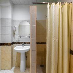 Номер стандарт с 1 двуспальной кроватью