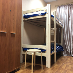 Кровать в женском 6-ом улучшенном номере (удобства на этаже)