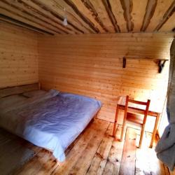Номер стандарт с 1 двуспальной кроватью (на воде)