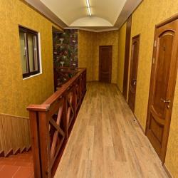Фото Отель Джон Хьюз