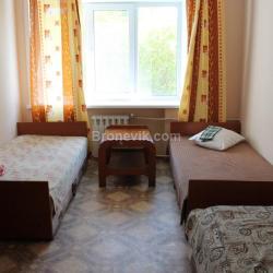 Кровать в 3-местном общем номере