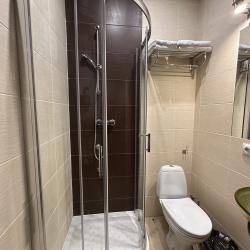 Номер стандарт с 1 двуспальной кроватью (без окна)