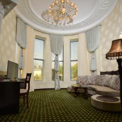 Номер люкс с 1 двуспальной кроватью