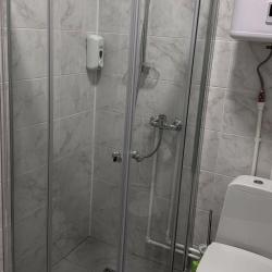 3-местный номер комфорт улучшенный с 1 односпальной и 1 двуспальной кроватью