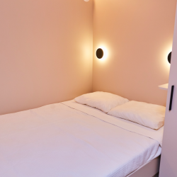 Deep Capsule Hotel (Дип) — ca8b7ac91224e9a2f9b094718364db72