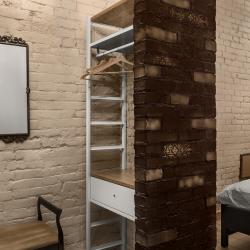 Фото Отель Brick Walls (Брик Уоллс)