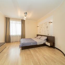 Фото Отель Бoльшая 3-x комнaтнaя кваpтира в центре города