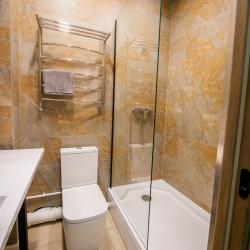 Кровать в 8-местном общем номере